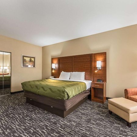 Quality Inn & Suites Hendersonville - Flat Rock Room photo